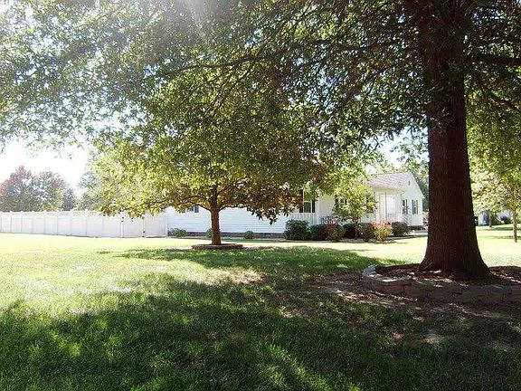 3rd image of 505 Birnamwood Ln