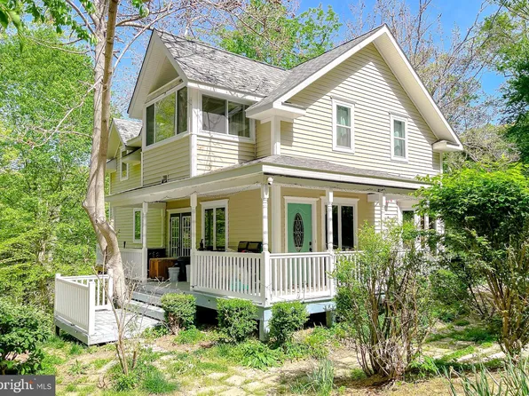 8502 Spruce Ct, Lusby, MD 20657