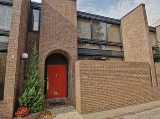 241 S 4th St, Philadelphia, PA 19106