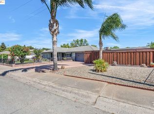 860 W 17th St, Pittsburg, CA 94565