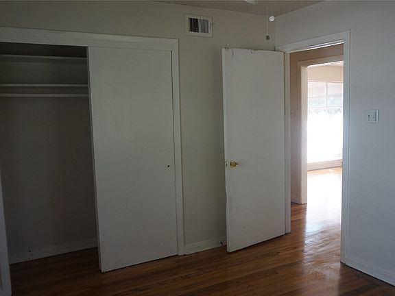 5th image of 2103 Tolosa Dr