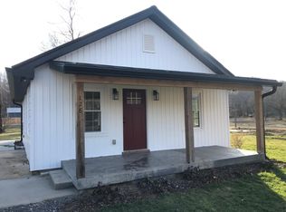 128 Fairground Dr, Waverly, TN 37185