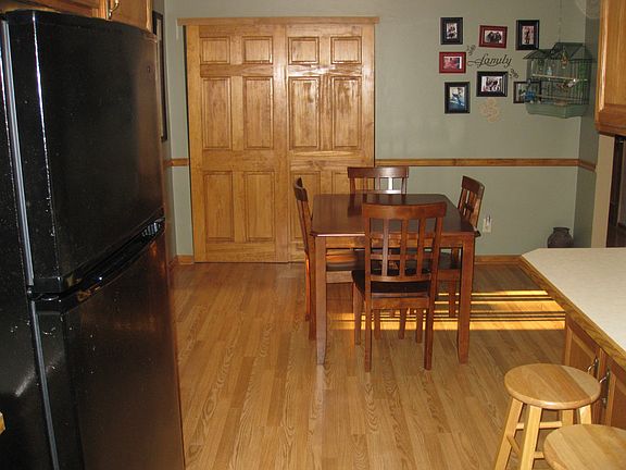 4th image of 1035 Village Dr