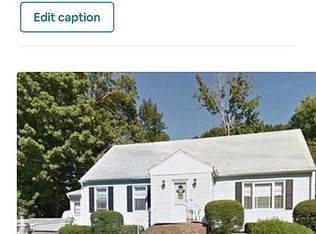 957 Bridge St, Lowell, MA 01850