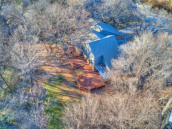 4th image of 2104 Creek Cir