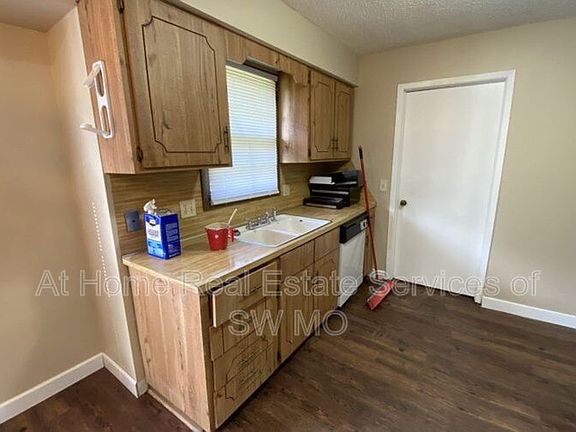 5th image of 1207 W Sunset St #B
