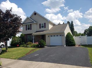 861 Willow Dr, Catasauqua, PA 18032