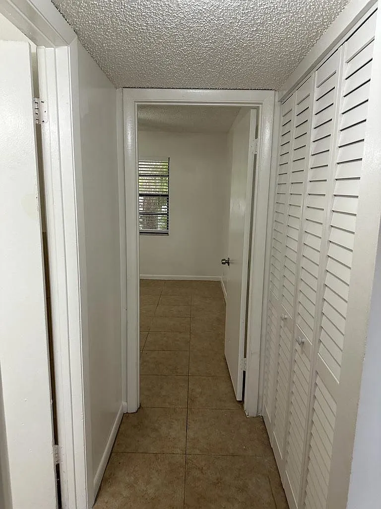 2 bed, 720 sqft, $1,800 — Photo 2