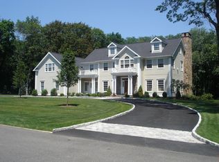 4 Larkspur Ln, Norwalk, CT 06850