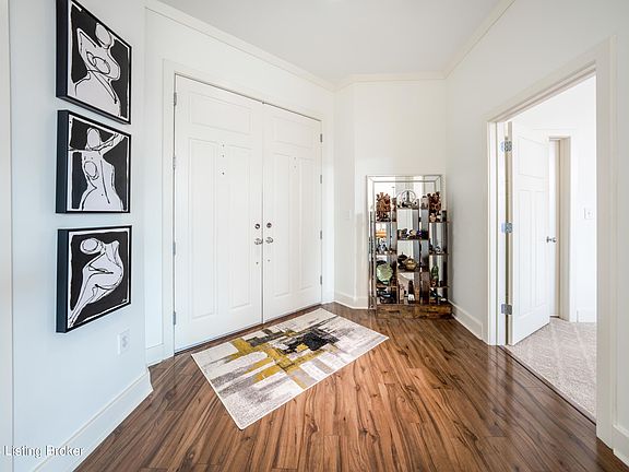 2nd image of 324 E Main St Unit 525