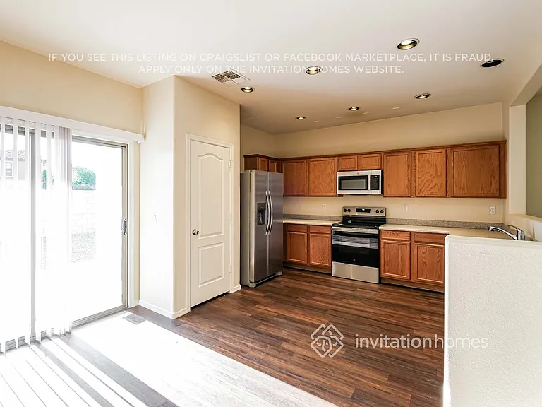 17325 N 185th Dr — Photo 8