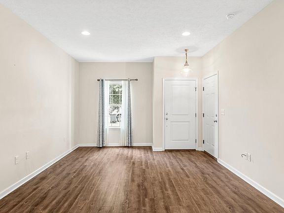 Entryway/Living Room