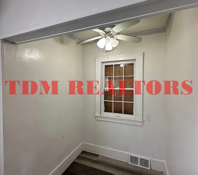 125 W McClellan St — Photo 8