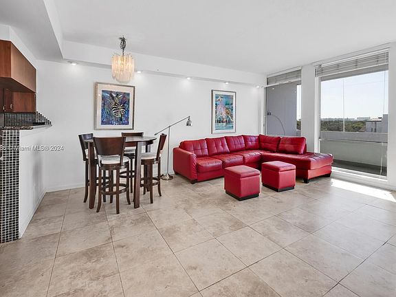 5th image of 700 Biltmore Way APT 607
