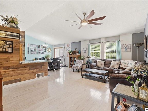 3rd image of 749 Country Club Dr