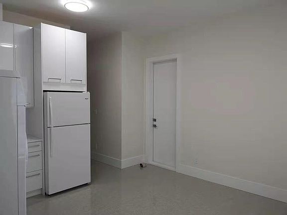 3rd image of 9 Gormond Rd