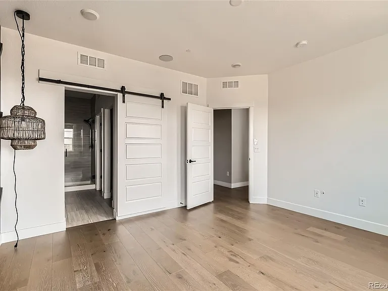 1565 W 67th Ave — Photo 23