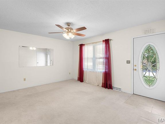4th image of 611 W Roosevelt Ave