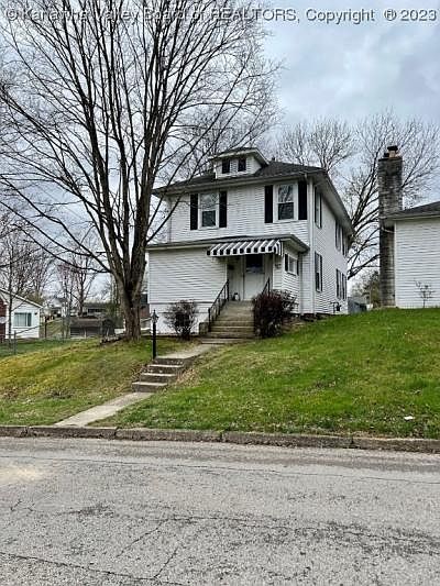 1st image of 850 Baier St