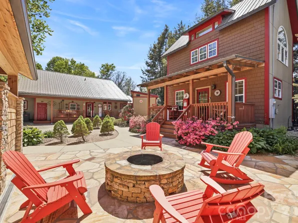 107 5th St, Black Mountain, NC 28711