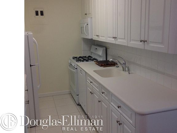 3rd image of 245 E 54th St APT 16P
