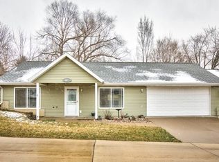2736 O Ave NW #B, Cedar Rapids, IA 52405