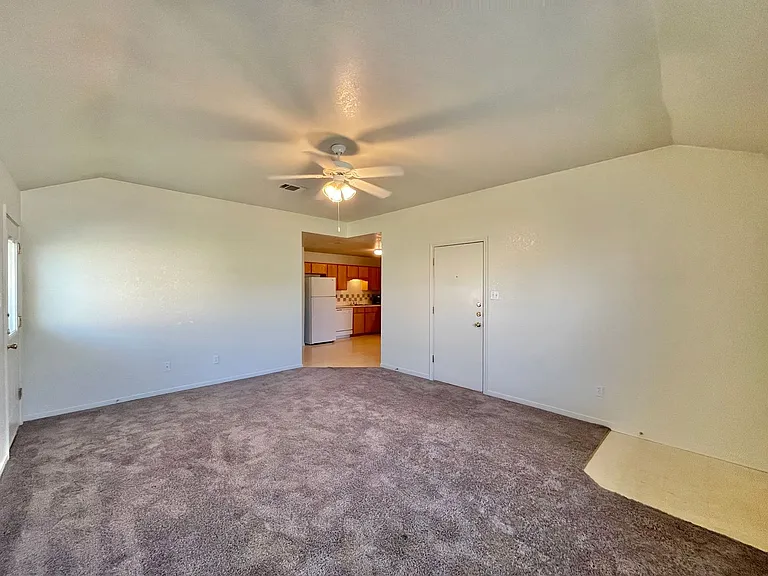 2205 Indian Trl — Photo 2
