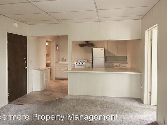 4th image of 104 S Palouse St APT 6