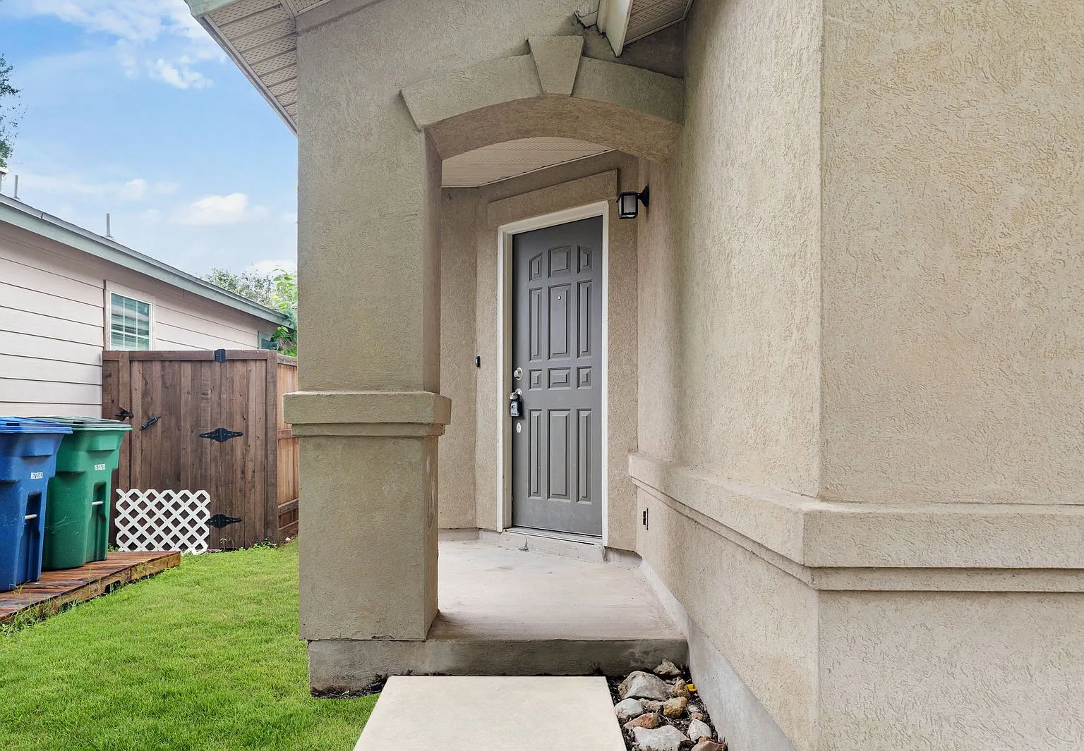 2 bed, 2.0 bath, 1060 sqft, $1,450 — Photo 4