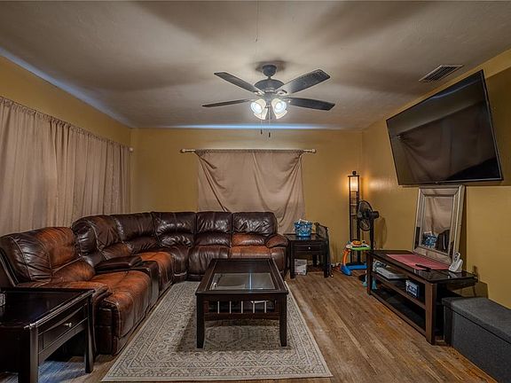3rd image of 1023 Biltmore Dr