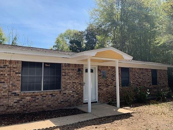 2nd image of 4425 Pine Villa Cir