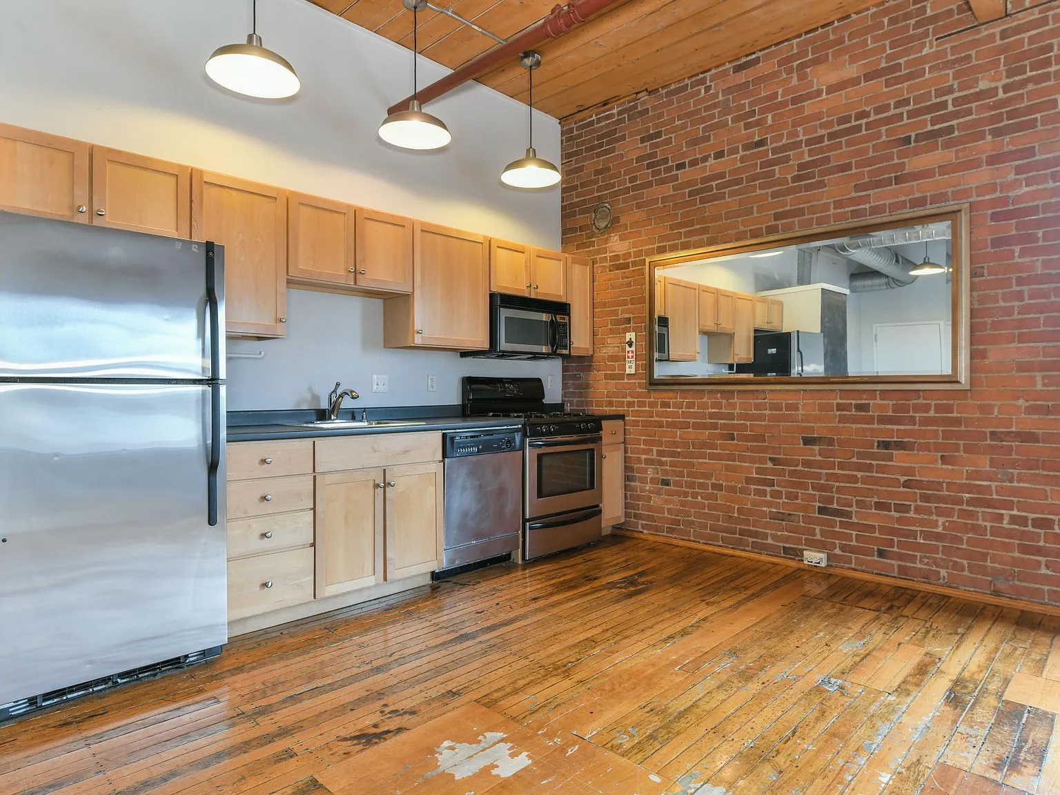 3 bed, 1015 sqft, $4,000 — Photo 4