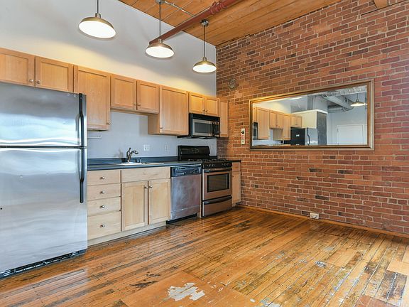 4th image of 244 Brighton Ave APT 406
