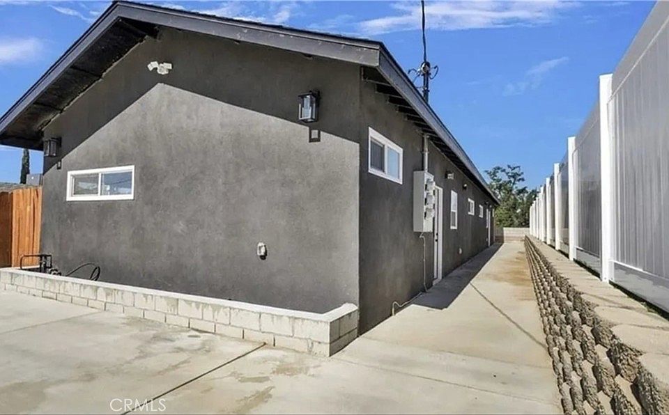 1st image of 5472 N Mountain View Ave