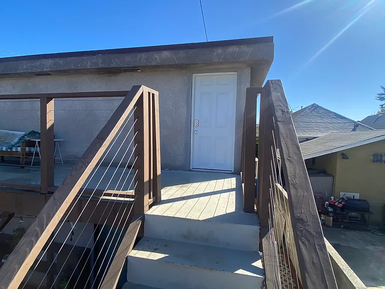 2715 Brighton Ave #1/4 — Photo 9