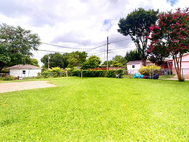 808 Scottsdale Dr — Photo 16
