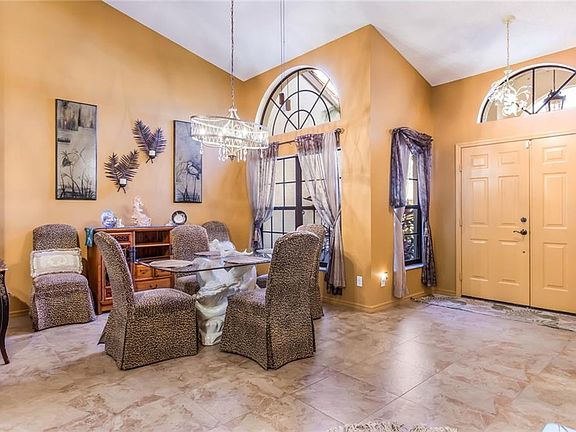 4th image of 208 Carriage House Ln