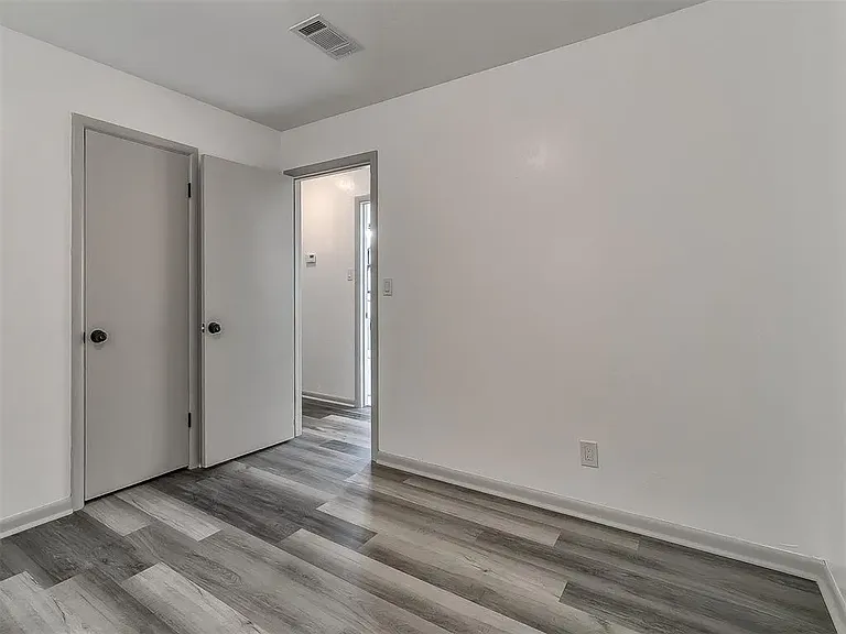 3345 NE 13th St — Photo 4