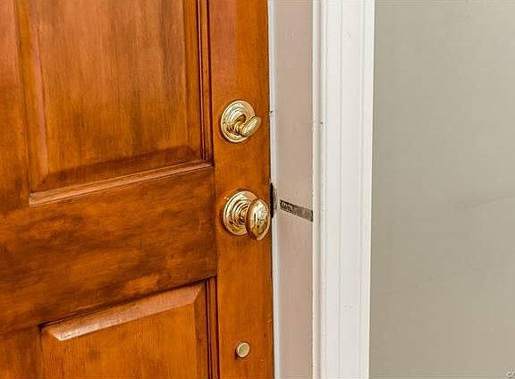 3rd image of 3035 Ellwood Ave