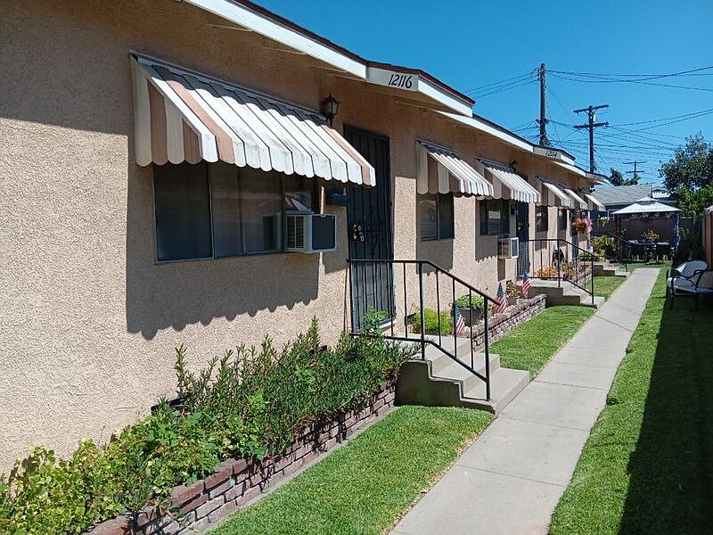 1st image of 12116 Rosecrans Ave