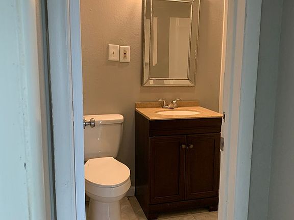 5th image of 1810 Fairlane Ave APT B