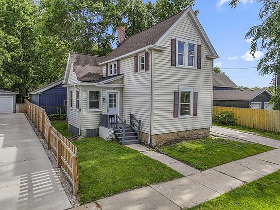 3rd image of 418 W Illinois Ave