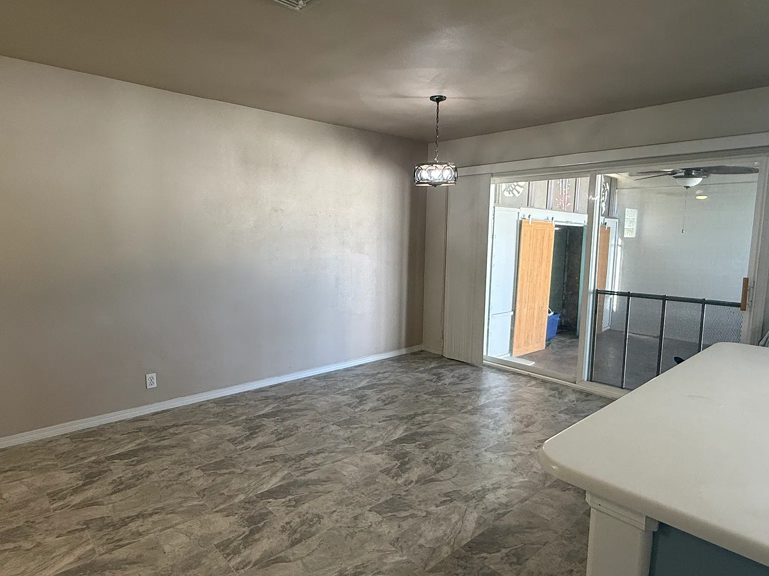 4 bed, 2011 sqft, $4,500 — Photo 3