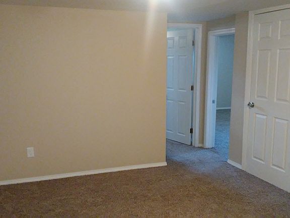 3rd image of 419 N Plum St