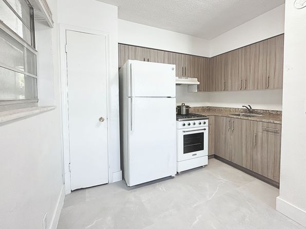 1007 W Prospect Rd APT 207
