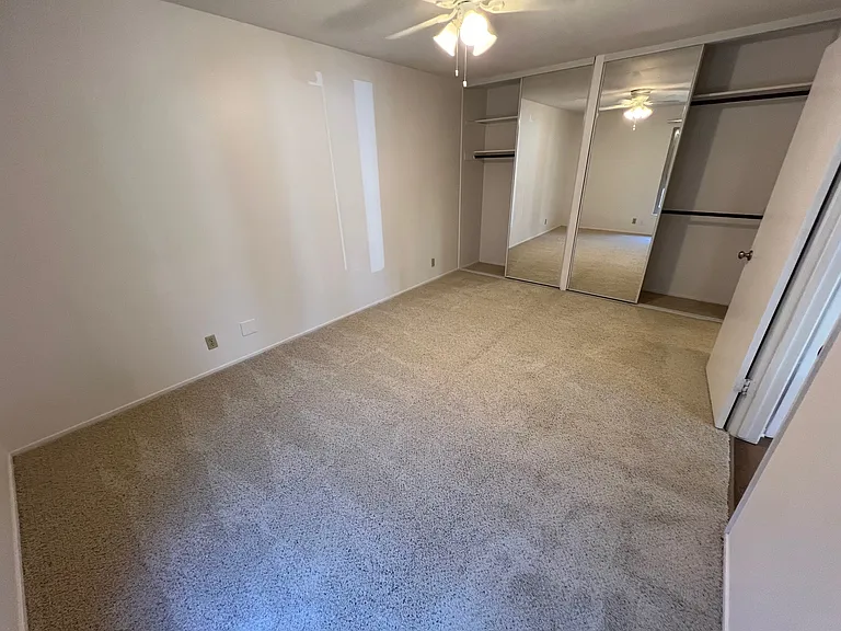 Camelback South Apartments — Photo 7