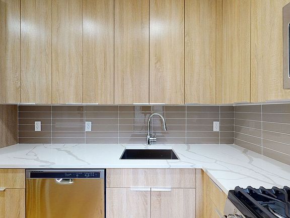 4th image of 43-10 44th St #2H