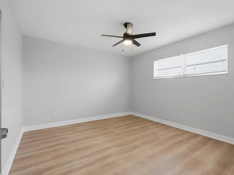 6191 SW 37th St #210 — Photo 10