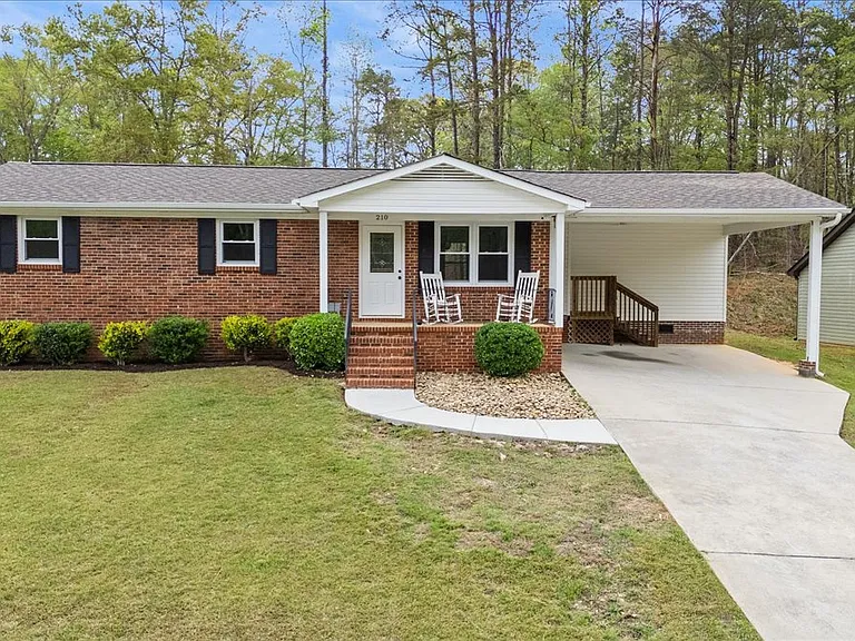 210 Brooklawn Dr — Photo 1