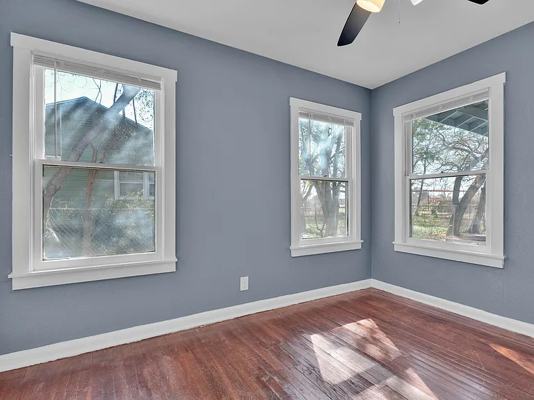 120 Bank St — Photo 6